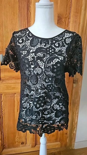 Blouse noire vintage ajourée esprit crochet