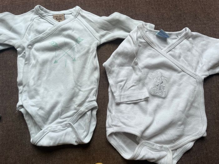 Lot de bodies 1 mois - photo numéro 4