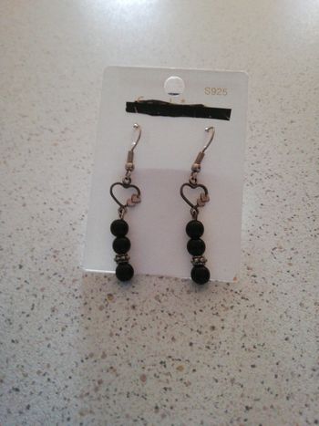 Boucles d oreilles noires