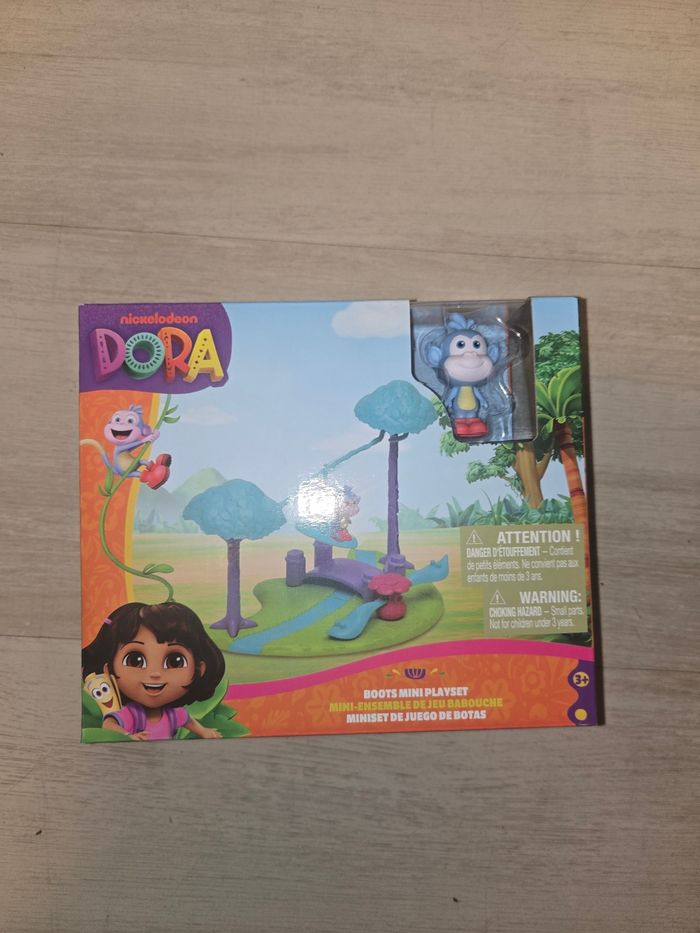 Ensemble de jeu dora l'exploratrice et babouche neuf
