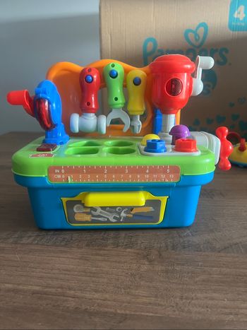 Établi/ boîte à outils bébé