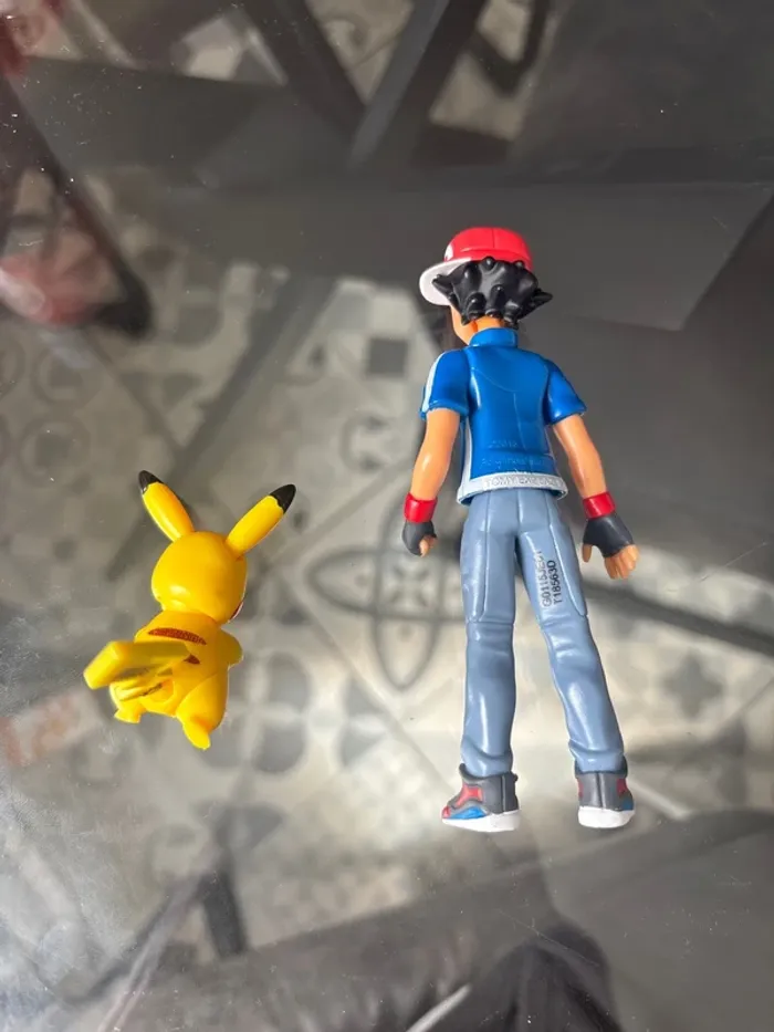 Figurine Sacha et pikachu Tomy 2015 - photo numéro 2