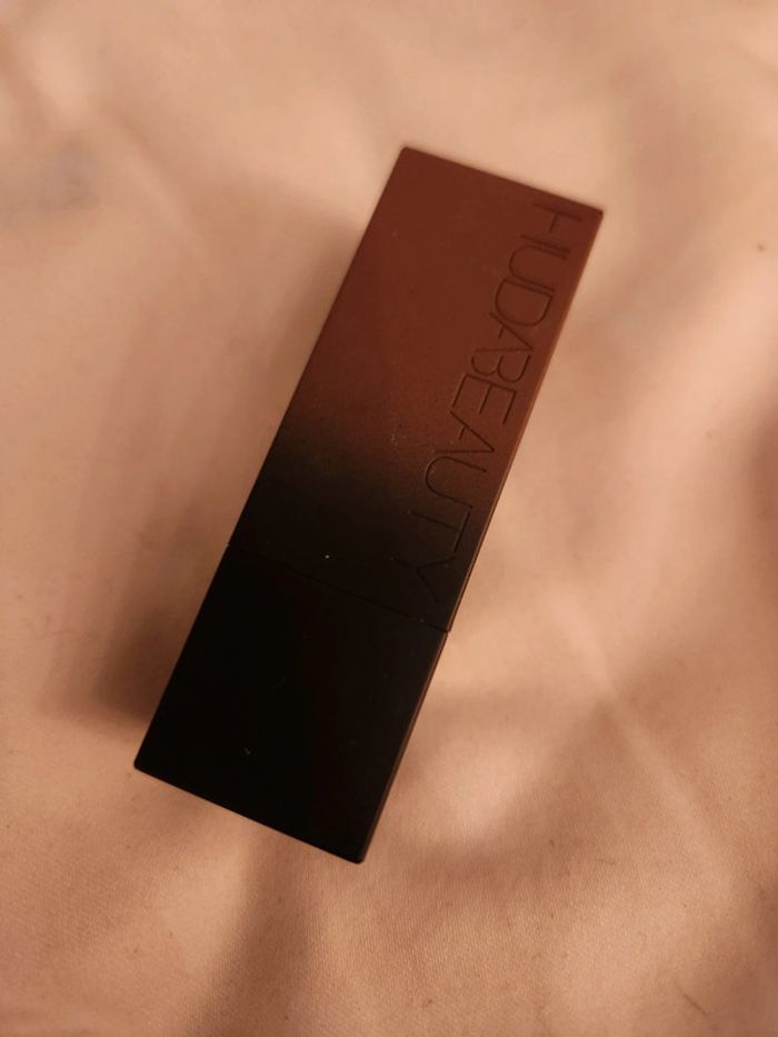 Rouge à lèvres huda beauty