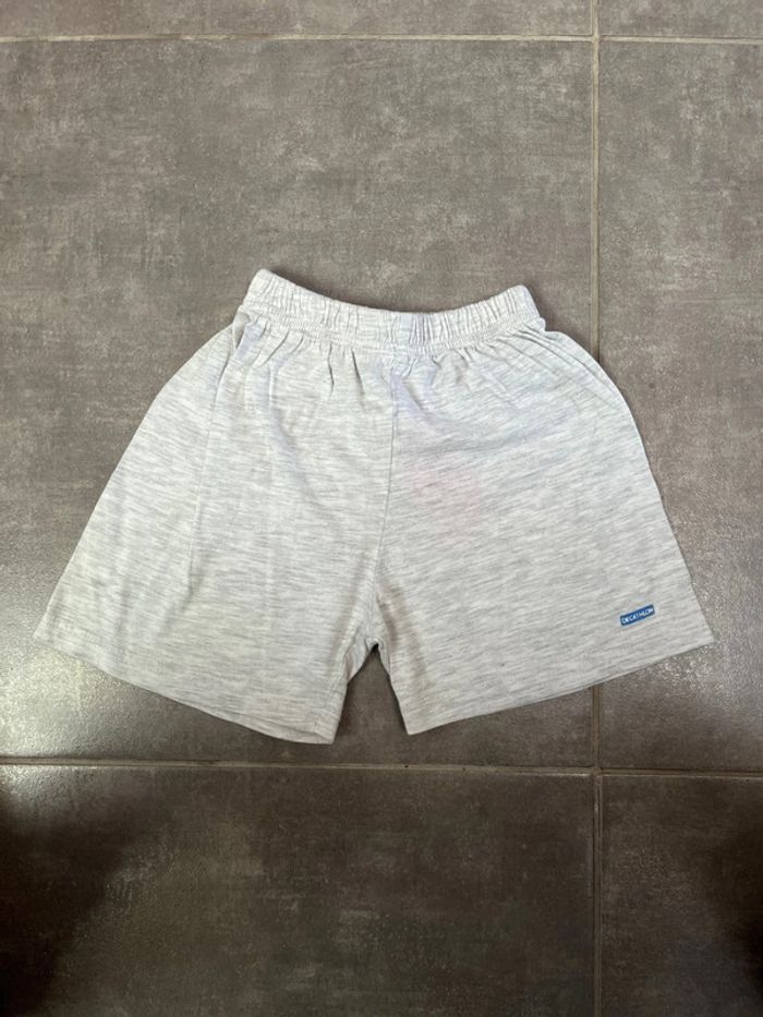 Short de sport décathlon 12 mois