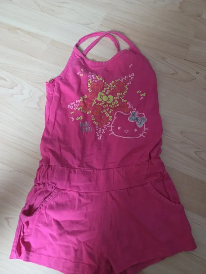 Combi short taille 4ans hello kitty
