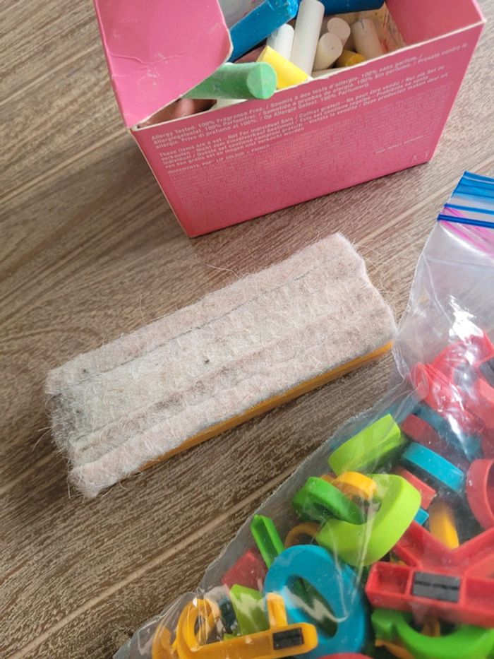 Lot aimant lettre craie et brosse - photo numéro 4