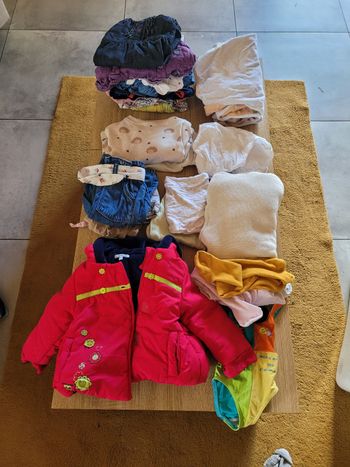 Vends 3 ème lot fille 12 mois