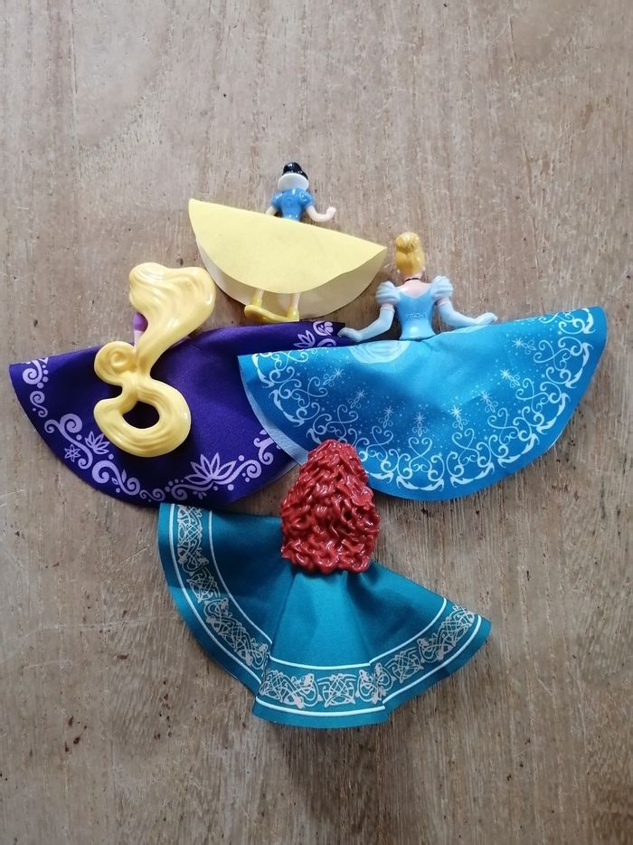 Lot de 4 figurines princesses Disney - photo numéro 7