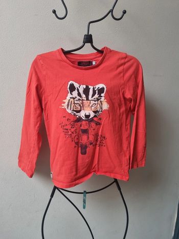 T-shirt orange avec dessin