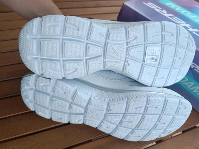 Baskets Skechers femme pointure 42 - photo numéro 7