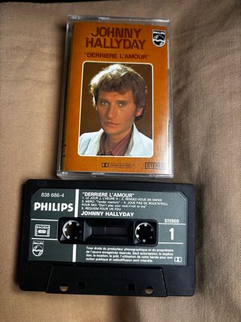 Cassette audio Johnny Hallyday Derrière l’amour