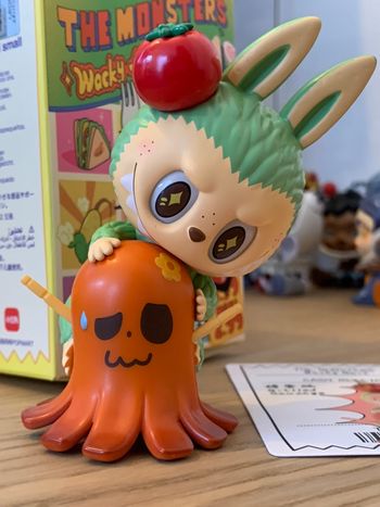 🌭 Pop Mart Labubu – Wacky Mart Series : Grilled Sausage (avec boîte + carte)