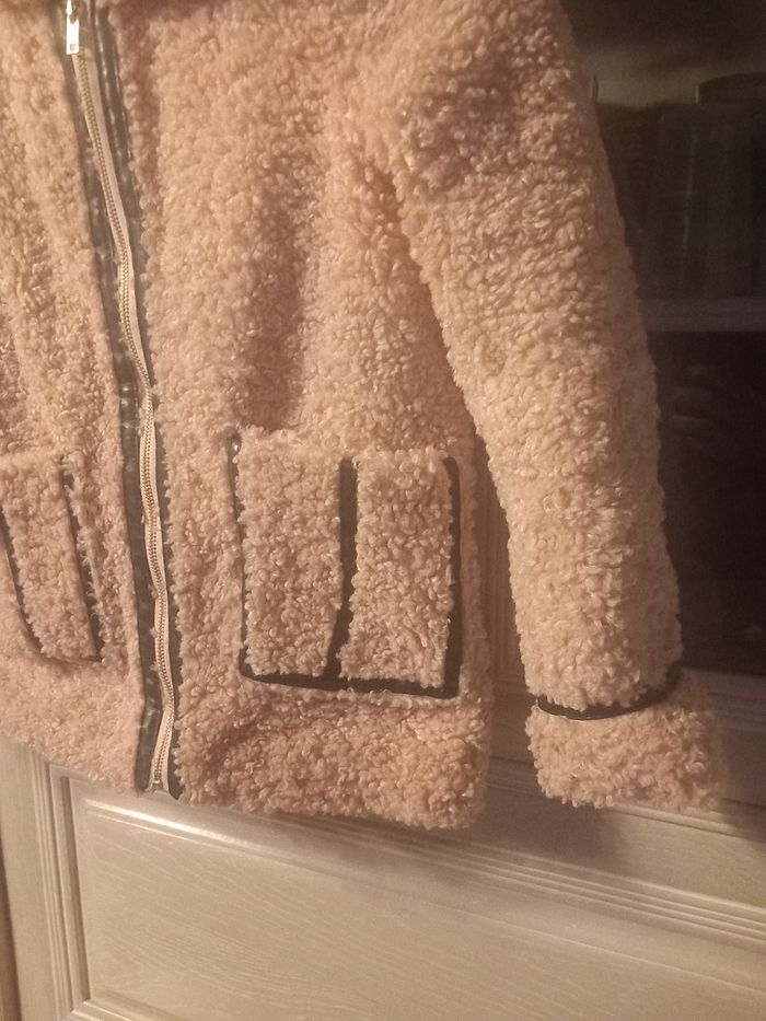 Manteau rose et noir taille 10 ans - photo numéro 3