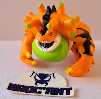 Figurine Invizimals Toxitoad IMC Toys 2014