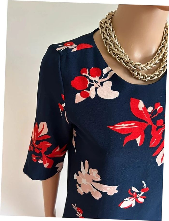 Robe bleue marine et imprimée à manches courtes WE taille XS bon état (petit défaut) - photo numéro 5