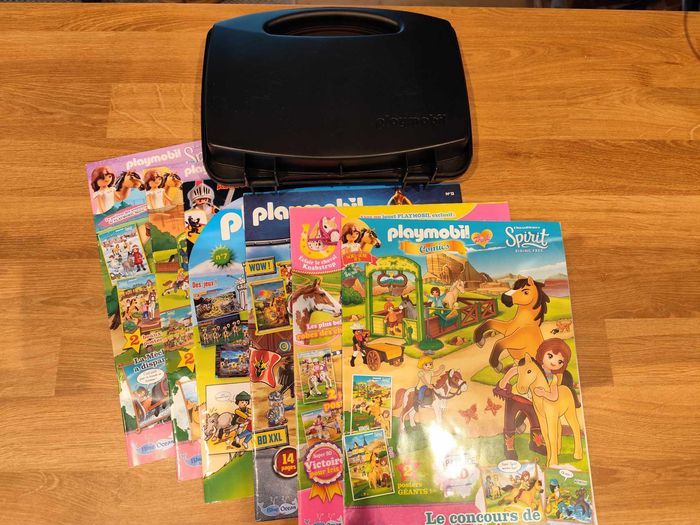Lot figurines , accessoires et magasines Playmobil , très bon état - photo numéro 9
