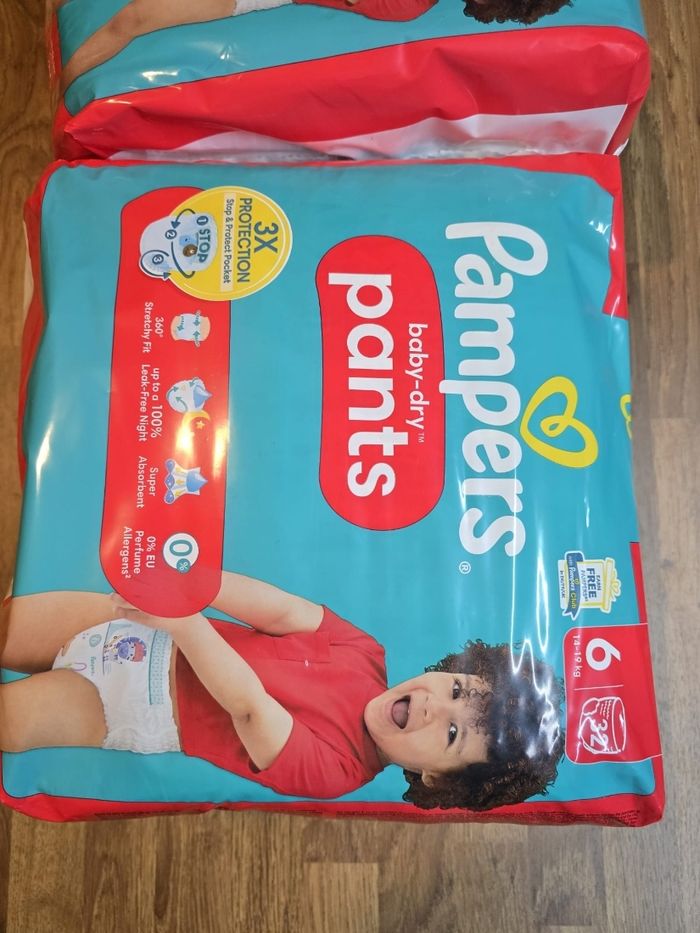Lot 2 sacs Pampers couches pants taille 6 14-19 32x2=64pants - photo numéro 2