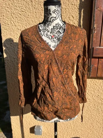 Jolie blouse manches longues taille 40
