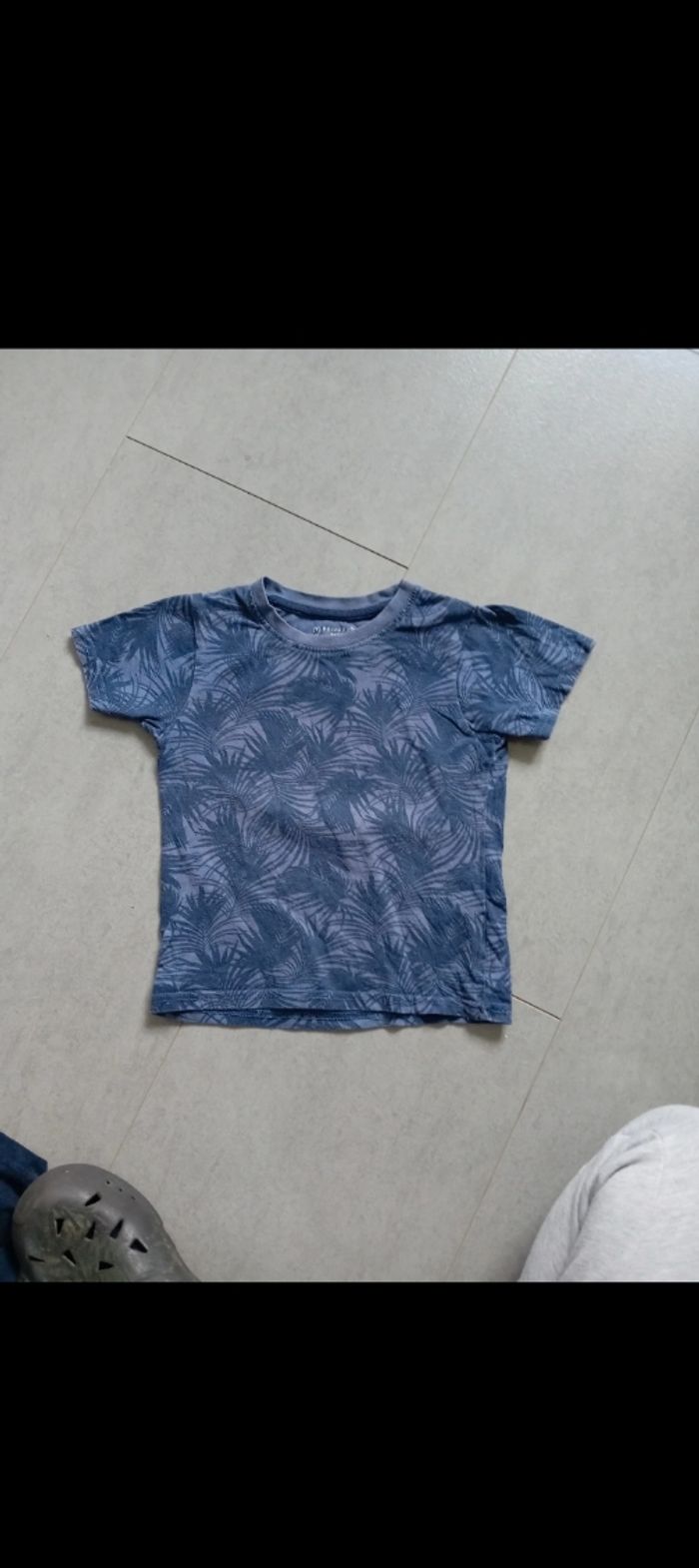 Tee shirt