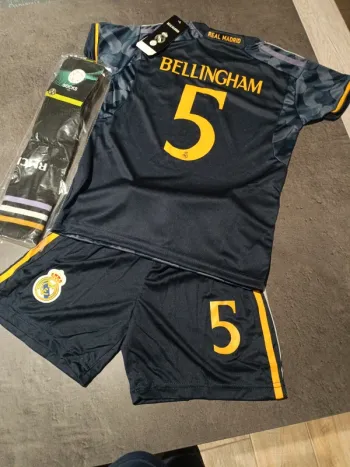 Tenue foot Real Madrid Jude Bellingham bleu. T.20