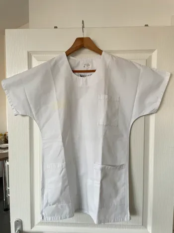 Veste infirmière hôpital blanche, aide-soignant/e