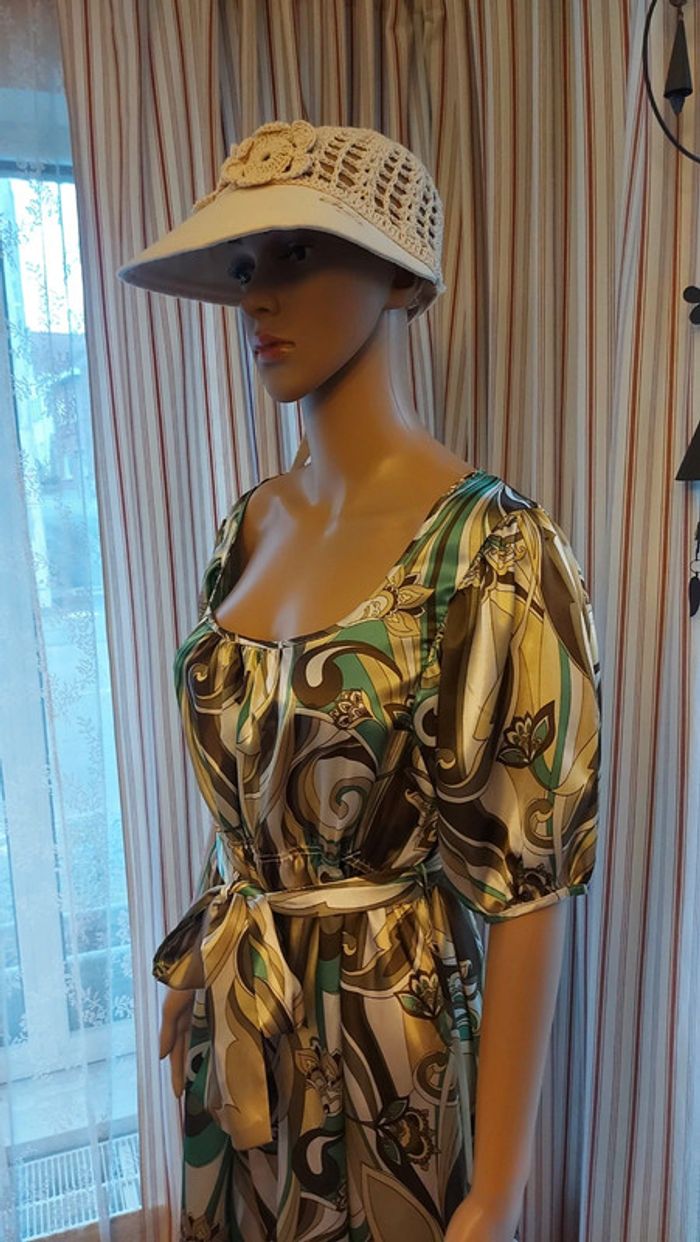 Robe satiné Vue sur Mer taille 42 - photo numéro 6