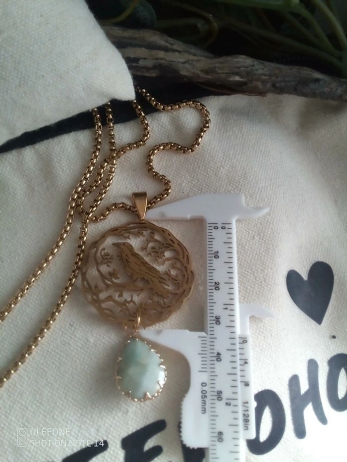 Collier pierre d'amazonite sertie et pendentif corbeau filigrané en acier inoxydable - photo numéro 3