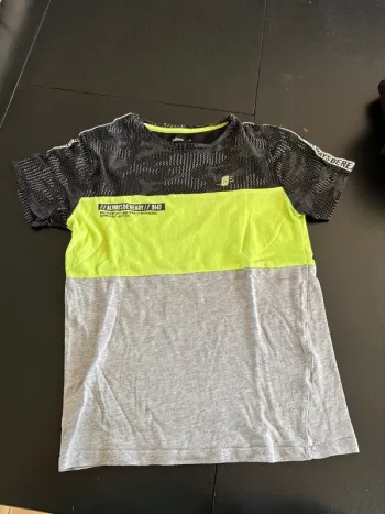T-shirt garçon taille 10ans