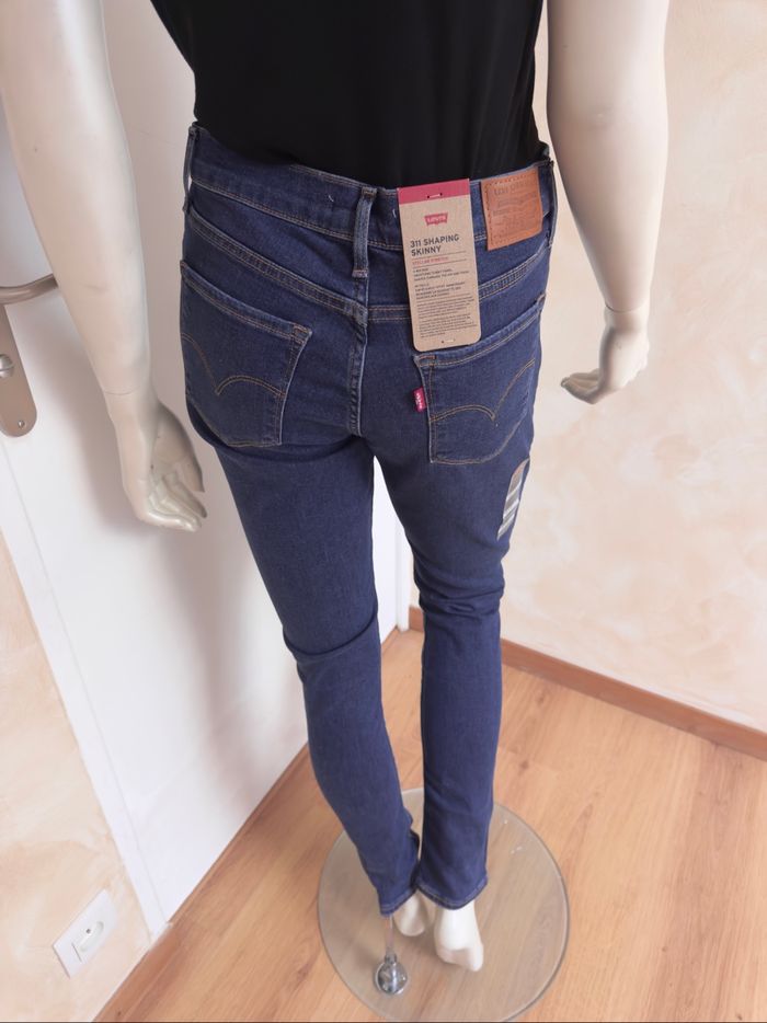 Jean Levi’s 311 Shaping Skinny – Taille W30 L32 – Bleu brut – Neuf avec étiquette - photo numéro 8