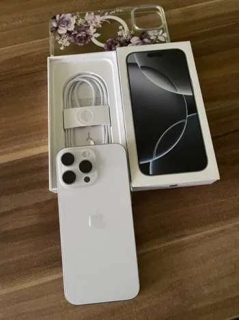I p h o n e 16 pro Max 512 GB