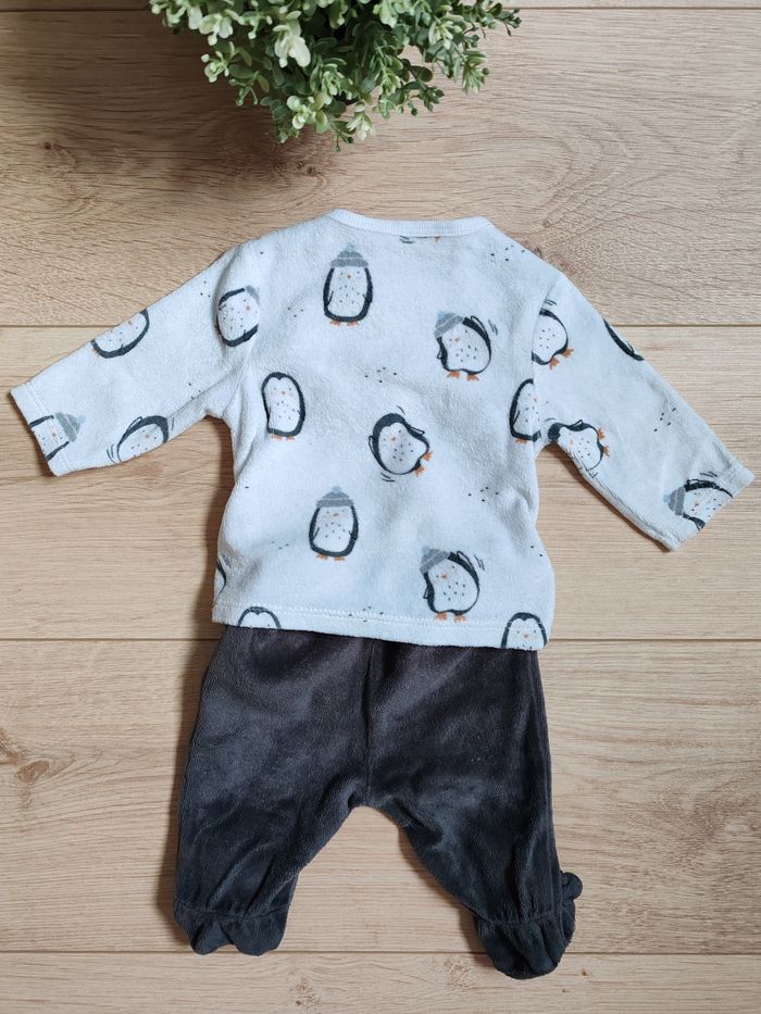 Pyjama motif pingouin 2 pièces Kiabi  1 mois 🌸 - photo numéro 2