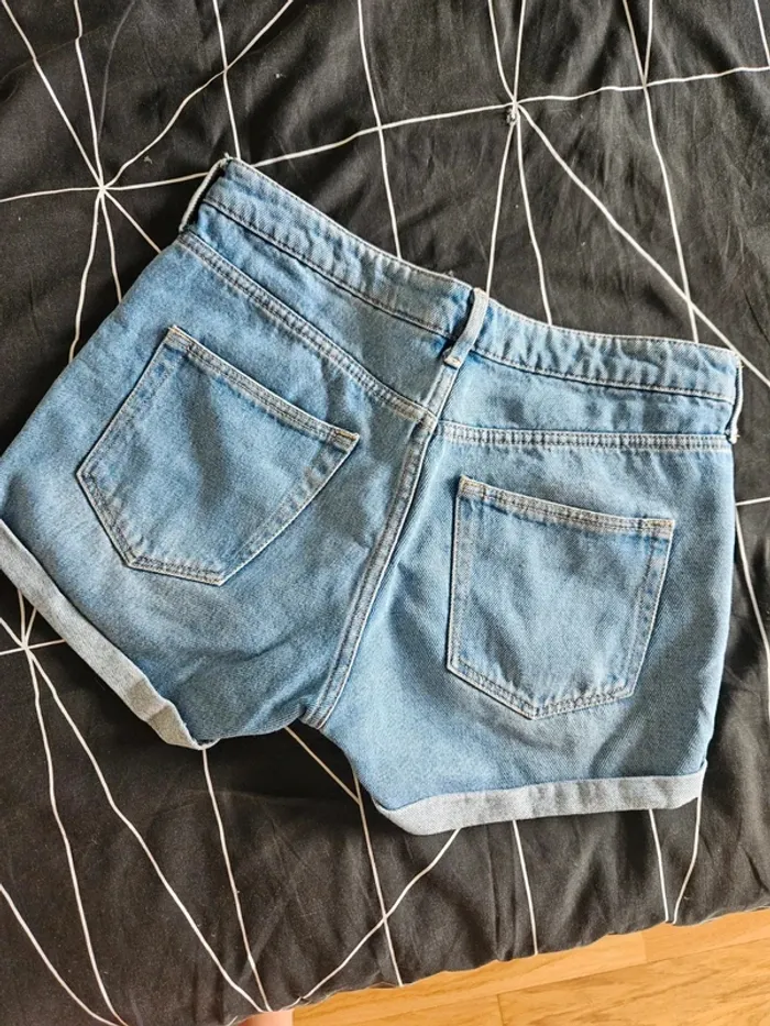 Short en jean taille mi haute bleu H&M taille 36 / S - photo numéro 4