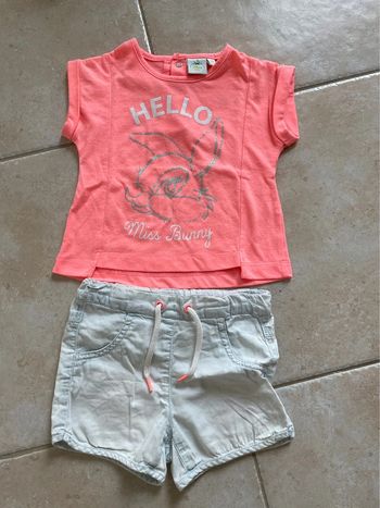 ensemble t-shirt manches courtes et short 9 mois