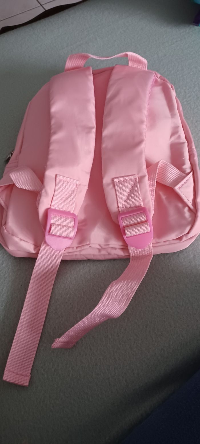 Très beau petit sac à dos fille - photo numéro 4