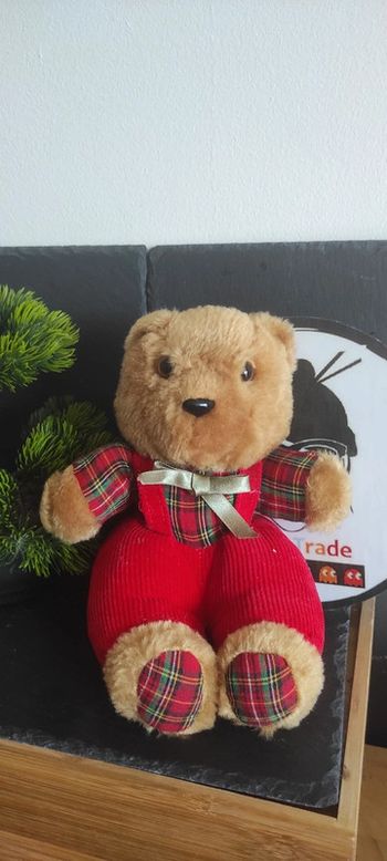 Peluche ours marmotte Françoise saget salopette rouge marron carreaux vert noeud vintage ancien