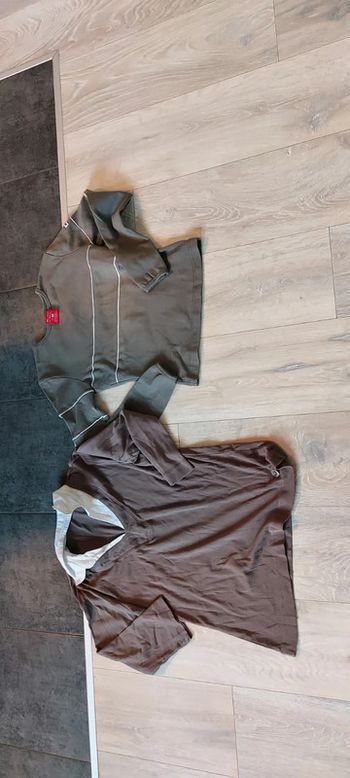 Lot de 2 t shirt gris, manches longues,M, en bon etat