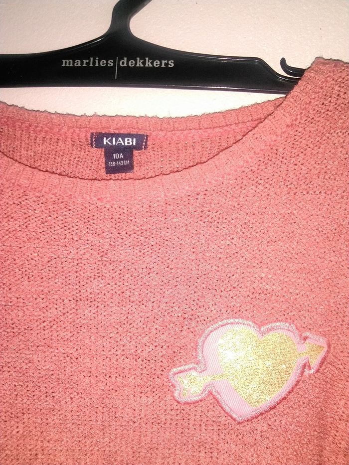 Pull avec un coeur - photo numéro 2
