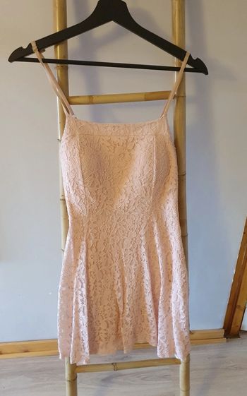 Petite robe rose pâle motifs fleurs