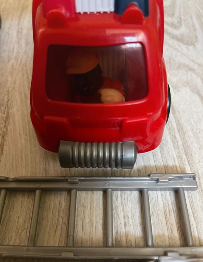 Véhicules avec figurines - photo numéro 6