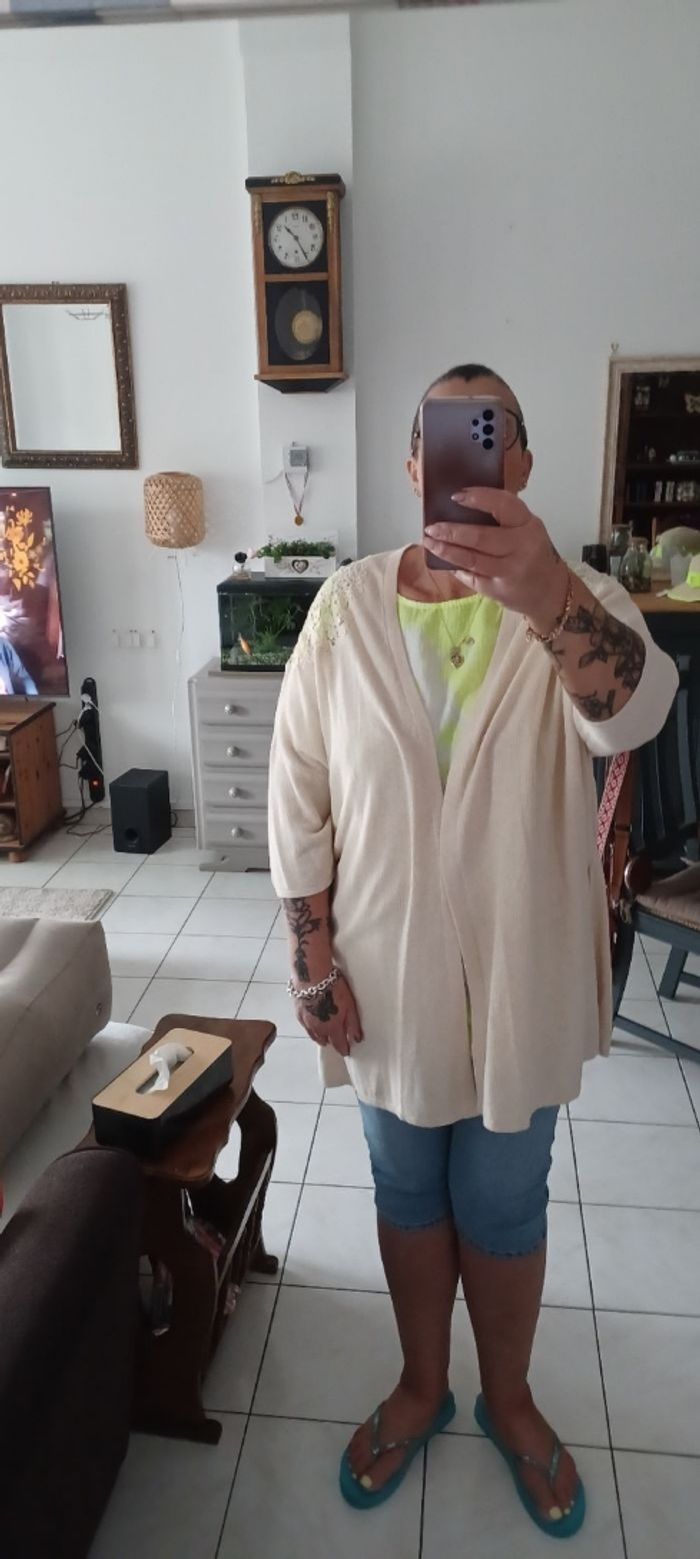 Très joli gilet femme T 44 lisez bien l'annonce surtout - photo numéro 3