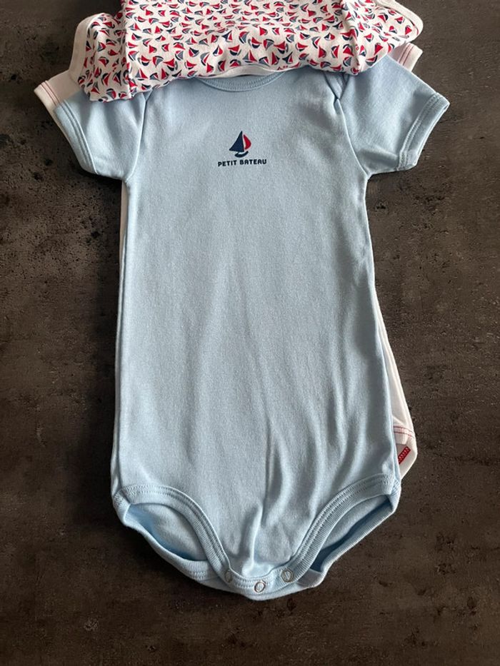 Lot de 3 bodies petit bateau 9 mois garçon - photo numéro 2