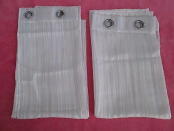 Paire de voilages blancs rayés