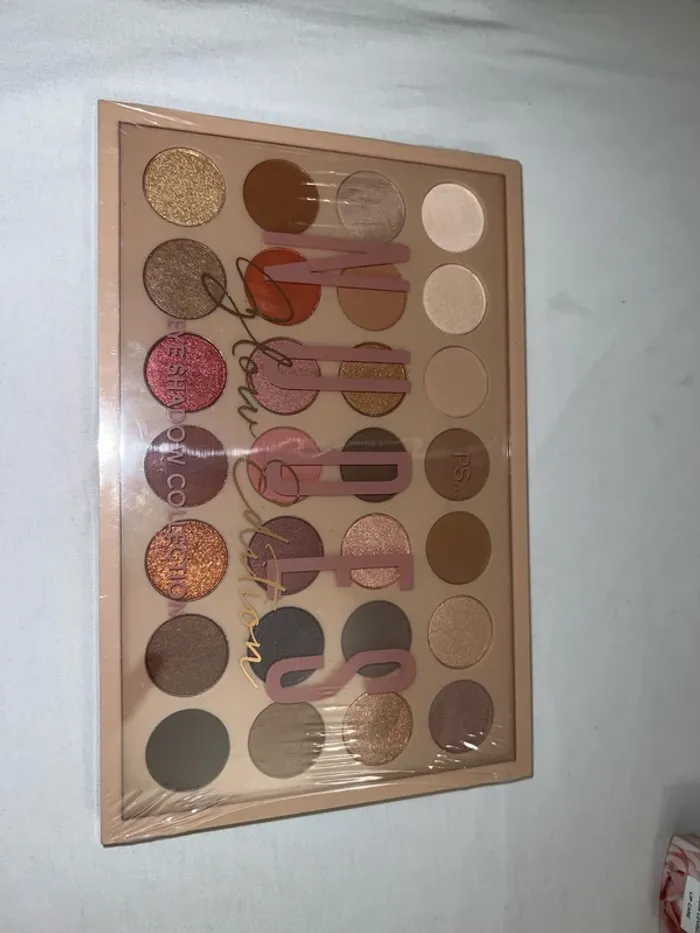Palette Neuve couleur Nude chaude