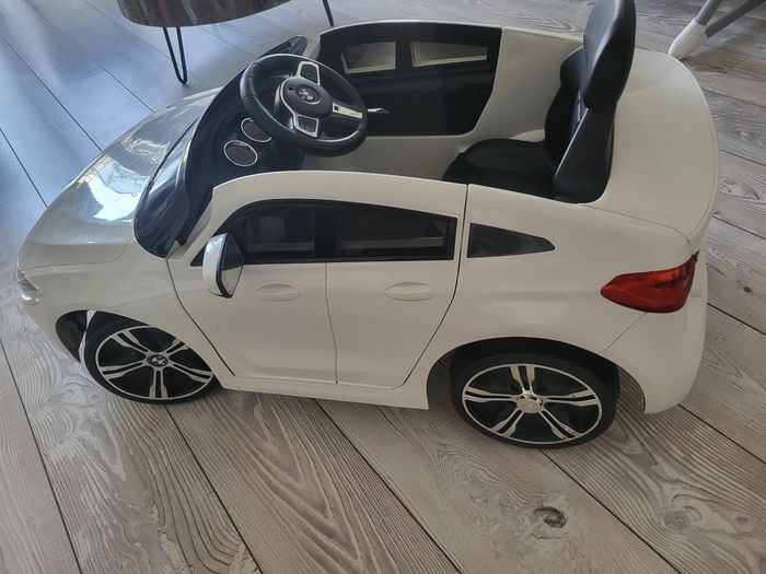 BMW enfant télé guidée - photo numéro 2