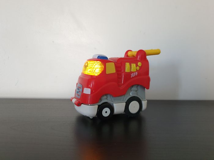 Tut tut bolide Push&Go "Jeff, pompier en chef" VTech - photo numéro 2