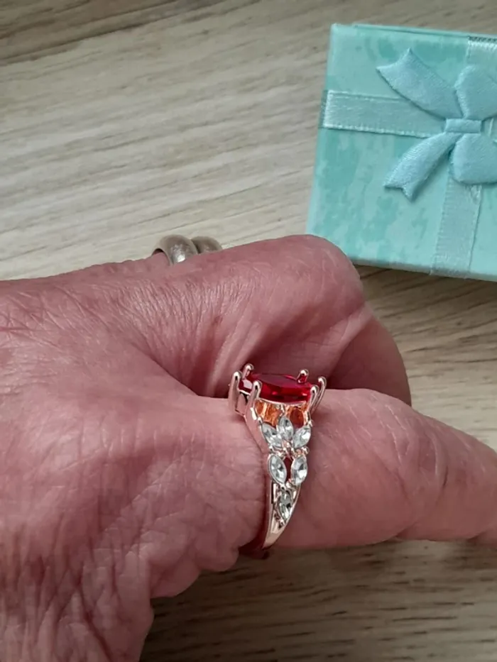 Bague pierre,couleur Rouge, style Bohème, taille 60 petits strass couleur dorée - photo numéro 7