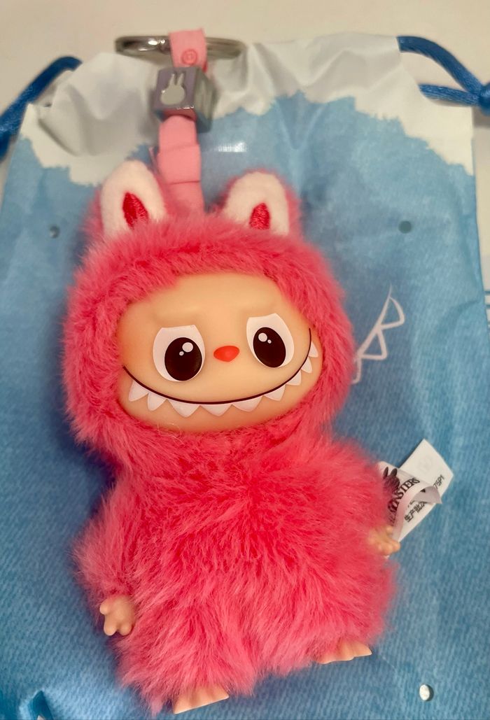 Labubu The Monsters Pin for love N - photo numéro 3