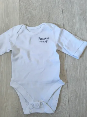 Body brodé