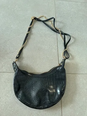 Sac à bandoulière noir, très bon état, 28*16cm