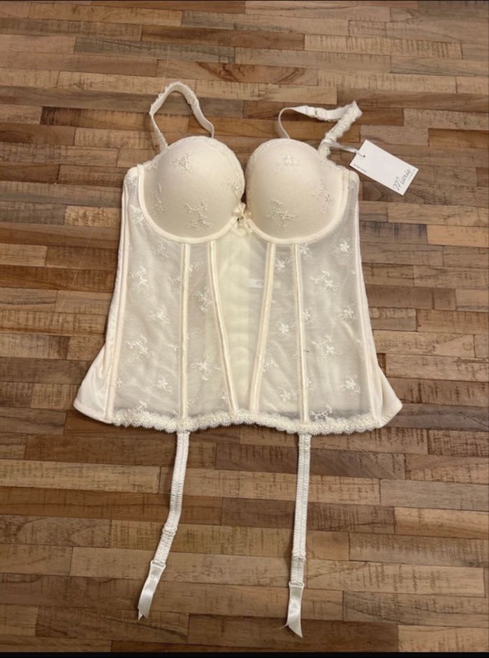 Guêpière - photo numéro 3